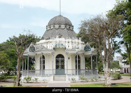 Avis de classique construit en entretenait Exposition Park, Lima, Pérou. Banque D'Images