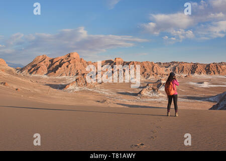 Le sel, le sable, et desertscape dans la vallée de la Lune, San Pedro de Atacama, Chili Banque D'Images