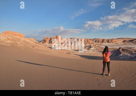 Le sel, le sable, et desertscape dans la vallée de la Lune, San Pedro de Atacama, Chili Banque D'Images