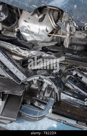 Volkswagen Golf. Accident de voiture et de détails. Accident de voiture sur la tête. Accident de voiture de police et l'arrière-plan. Banque D'Images