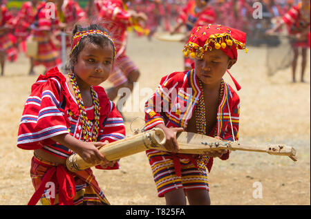 Kaamulan est d'un mois de festival ethnique qui a lieu chaque année dans la province de Bukidnon, Mindanao, Philippines du Sud.20 municipalités et deux villes qui Banque D'Images