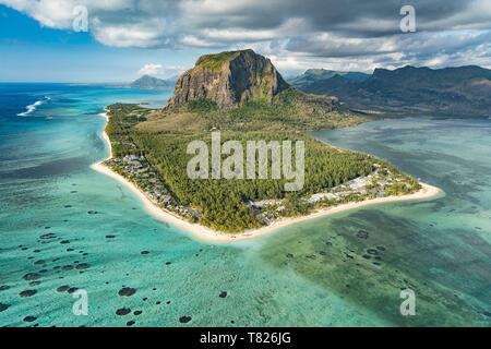 L'Ile Maurice, Rivière Noire, le Morne Brabant, inscrite au Patrimoine Mondial de l'UNESCO (vue aérienne) Banque D'Images
