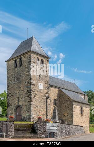 France, Corrèze, vallée de la Dordogne, entre Argentat et Beaulieu sur Dordogne, Chenailler church Banque D'Images