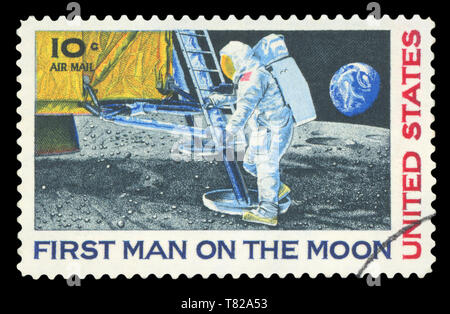 UNITED STATES - circa 1969 : timbre imprimé aux États-Unis montre Neil Armstrong, premier pas sur la lune, vers 1969. Banque D'Images