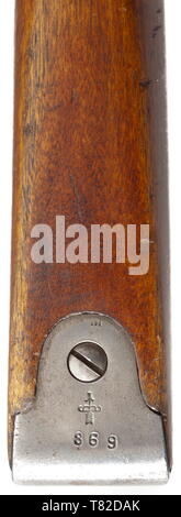 Une carabine Mosin-Nagant M 1907, 2e modèle, le calibre 7,62 x 54R, no. 869. Les numéros correspondants. Alésage lumineux, longueur 51 cm. Cinq coups de feu. Broche de recul. Sites touristiques : ouvrez guidon à pans de l'étape de la vue, à l'échelle 400 - 2000 arschin. Fabriqués en Ishevsk en 1909. Sur le fût imprimé en écriture cyrillique racine 'Ishevsk Manufacture d'armes" du tsar, aigle sur la tête du récepteur. Fini original, plus ainsi repéré de façon minimale sur le plateau du magasin. Lock poli blanc. Garde la main jusqu'à la vue. Stock de bouleau avec quelques marques d'usure, complet avec sangle web et tige de nettoyage. Additional-Rights Clearance-Info-rare,-Not-Available Banque D'Images