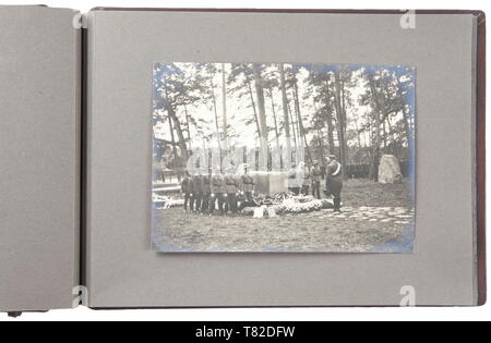 Hermann Göring -un album photo de Carin Göring à l'enterrement de ...