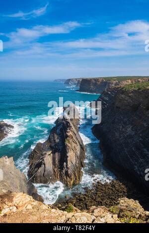 Le Portugal, l'Alentejo, au sud-ouest Alentejano et Costa Vicentina Parc naturel, la randonnée Rota Vicentina entre Zambujeira do Mar et Almograve sur le sentier des pêcheurs Banque D'Images