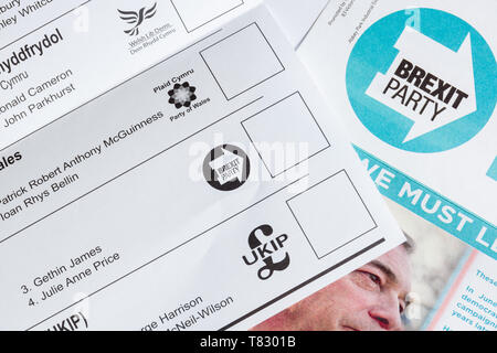 Les élections parlementaires de l'UE ou les bulletins de vote par correspondance avec l'Brexit vote parti fort et la notice pour le 23 mai 2019 élections Banque D'Images