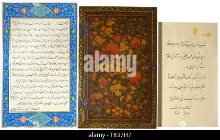 Un coffret laque persan peint avec un miroir période Qajare, datée 1859. Coffret en bois finement peint sur les deux côtés avec des fleurs et des oiseaux, avec couvercle à charnière. Sur les bords de l'or vert avec frise fleurs resp. fond rouge. L'intérieur du couvercle avec bouquet de fleurs peint finement avec bouilloire, signature et date "1276" ( = 1859). Insérer de miroir sans doute plus tard. Taille 18 x 28,2 cm. Y compris deux certificats manuscrites( ?) sur papier, une datée '1346' ( = 1927). Dimensions 14 x 24,5 cm resp. 17,6 x 29,4 cm., historique, historique, Orient, Perse, Additional-Rights Clearance-Info-Orie-Not-Available Banque D'Images