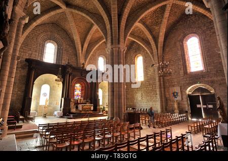 France, Lot, Haut Quercy, Rocamadour, ville religieuse médiévale avec ses sanctuaires et étape du chemin de Saint Jacques de Compostelle, Notre Dame de Rocamadour sanctuaire, intérieur de la Basilique Saint Sauveur Banque D'Images