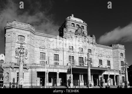 De l'extérieur du Théâtre Dramatique Royal, Strandvagern salon de la ville de Stockholm, Suède, Europe Banque D'Images