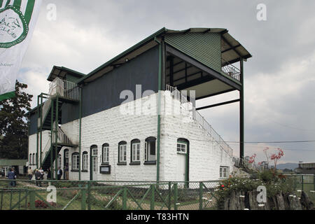 Tribune principale au royal turf club horse racing track à Nuwara Eliya Sri lanka Banque D'Images