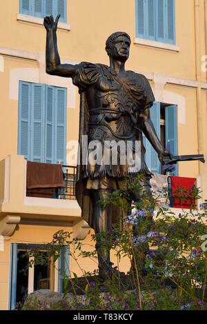 La France, Var, Fréjus, Forum Julii, statue de Julius Agricola, général romain né à Fréjus (autour de 40 ans) Banque D'Images