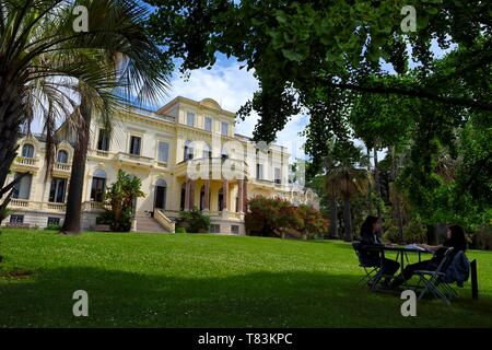 France, Alpes Maritimes, Cannes, Noailles bibliothèque multimédia dans la Villa Rothschild construite en 1881, la park Banque D'Images