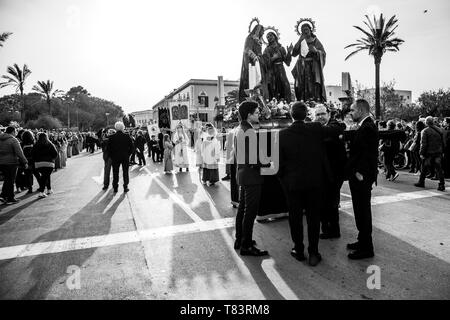 TRAPANI, ITALIE - 19-20 Aprile 2019 - Les mystères de Trapani est une longue procession de 24 heures avec vingt flotteurs de réalisme des scènes de la Passion Banque D'Images