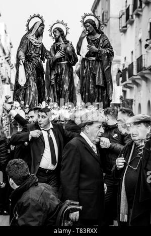 TRAPANI, ITALIE - 19-20 Aprile 2019 - Les mystères de Trapani est une longue procession de 24 heures avec vingt flotteurs de réalisme des scènes de la Passion Banque D'Images