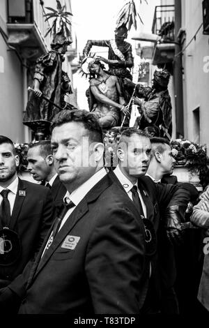 TRAPANI, ITALIE - 19-20 Aprile 2019 - Les mystères de Trapani est une longue procession de 24 heures avec vingt flotteurs de réalisme des scènes de la Passion Banque D'Images