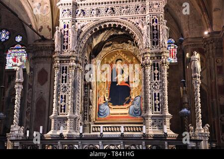FLORENCE, ITALIE - 1 mai 2015 : vue de l'intérieur de l'église Orsanmichele à Florence, Italie. Le monument a été construit en 1337 et est situé sur la Via Calzaiuol Banque D'Images