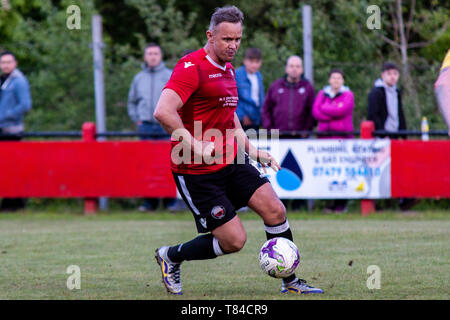 Lee Trundle en action comme Trefelin BGC gagner (promotion de la division 3 avec une victoire 5-1 sur Ynysygerwn à Ynys Park le 10 mai Banque D'Images