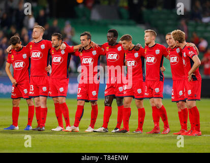 L'HBF Park, Perth, Australie. 10 mai, 2019. Une Ligue de football, demi-finale, Perth Glory versus Adelaide United ; Adelaide United joueurs pour le début de la pénalité shoot out Credit : Action Plus Sport/Alamy Live News Banque D'Images