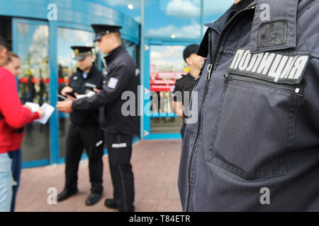 Des patrouilles de police mixte composé de République tchèque, slovaque, polonais, bulgare et roumain seront des agents de la protection de zones industrielles dans les régions de la République tchèque avec le plus de travailleurs étrangers, contribuant à maintenir l'ordre public et de réduire le crime, le ministre de l'intérieur Jan Hamacek (pas sur la photo) dit à Plzen (Pilsen), la République tchèque, le 10 mai 2019. (Photo/CTK Miroslav Chaloupka) Banque D'Images