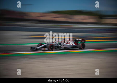 Barcelone, Espagne. 10 mai, 2019. ANTONIO GIOVINAZZI (ITA) de team Alfa Romeo durs lors de la première session de la pratique de l'espagnol GP sur le circuit de Catalunya Crédit : Matthias Rickenbach/Alamy Live News Banque D'Images