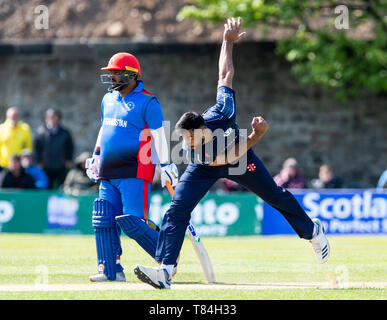 La Grange, Edinburgh, Midlothian, UK. 10 mai 2019. L'Écosse v Afghanistan ODI. Montre : Pic Ecosse de Safyaan Sharif, bols au cours de la deuxième manche que l'Écosse prendre sur l'Afghanistan dans un un jour à l'International Grange, Edinburgh Crédit : Ian Jacobs/Alamy Live News Banque D'Images