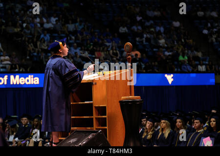 Morgantown, West Virginia, USA. 10 mai, 2019. 13 ans journaliste HILDE LYSIAK offre à l'adresse de début de l'École de Reed Media à la West Virginia University Credit : Preston Ehrler/ZUMA/Alamy Fil Live News Banque D'Images