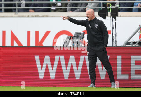 11 mai 2019, en Rhénanie du Nord-Westphalie, Münster : Soccer : 3e ligue, 37e journée, la Prusse Münster - Karlsruher SC dans le stade de Prusse. L'entraîneur de Münster Marco Antwerpen donne des instructions Photo : Friso Gentsch/dpa Banque D'Images