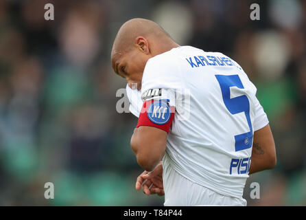 11 mai 2019, en Rhénanie du Nord-Westphalie, Münster : Soccer : 3e ligue, 37e journée, la Prusse Münster - Karlsruher SC dans le stade de Prusse. David Pisot de Karlsruhe s'essuie le visage. Photo : Friso Gentsch/dpa Banque D'Images