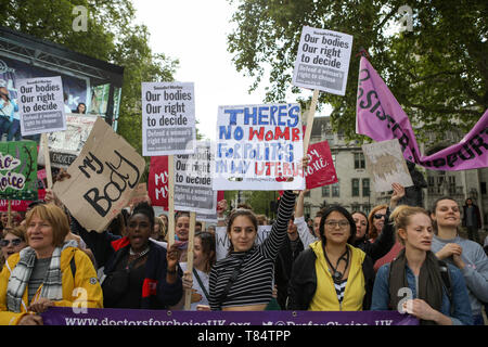 La place du Parlement, Westminster, Royaume-Uni. 11 mai 2019. Choix de 'Marche' et 'pro la démonstration en même temps. Penelope Barritt/Alamy Live News Banque D'Images