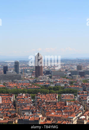 Lyon, France - 16 août 2018 : vue panoramique de la ville et du haut des gratte-ciel appelé tour de Part-Diue Banque D'Images