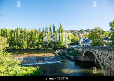 Rivière Eresma et Parc Alameda à Ségovie Banque D'Images