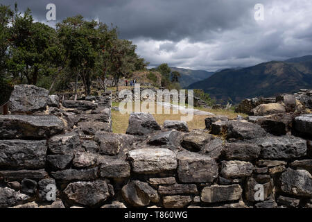 Inteior et murs de bâtiments en ruines Kuélap Chachapoyas Province, Pérou Banque D'Images