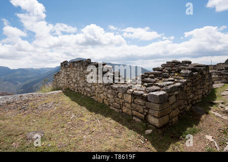 Inteior et murs de bâtiments en ruines Kuélap Chachapoyas Province, Pérou Banque D'Images