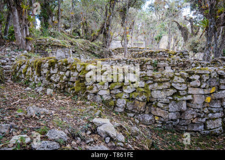 Inteior et murs de bâtiments en ruines Kuélap Chachapoyas Province, Pérou Banque D'Images