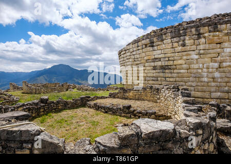 Inteior et murs de bâtiments en ruines Kuélap Chachapoyas Province, Pérou Banque D'Images