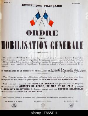 France, Paris, ancien affiche de propagande de la Seconde Guerre mondiale (39-45) Banque D'Images