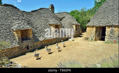 France, dordogne, Périgord Noir, vallée de la Dordogne, Saint Andre d'Allas, dans le lieu appelé Calpalmas, Cabanes du Breuil, ancien dépendances agricoles en pierres sèches Banque D'Images