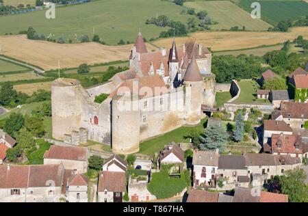 France, Côte d'Or, Châteauneuf en Auxois, étiqueté Les Plus Beaux Villages de France, le Château (vue aérienne) Banque D'Images