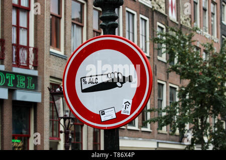 Panneau de circulation dans le Quartier Rouge d'Amsterdam, Banque D'Images