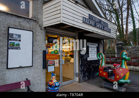 Betws-Y-coed - Aug 2, 2019 : Le chemin de fer de la vallée de Conway Shop & Museum à Betws-Y-coed, au nord du Pays de Galles. Ouvert pour la première fois dans les années 1970, cette attraction est un Banque D'Images