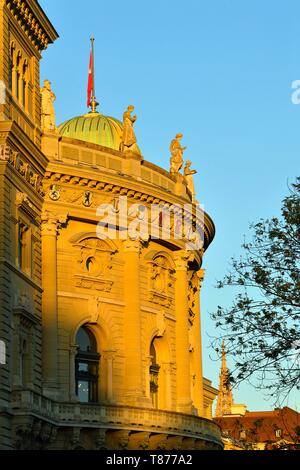 La Suisse, canton de Berne, Berne, de la vieille ville inscrite au Patrimoine Mondial de l'UNESCO, le Palais Fédéral (Bundeshaus) qui est le siège du gouvernement (Conseil fédéral) et l'Assemblée fédérale suisse Banque D'Images