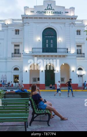 Cuba, la province de Villa Clara, Santa Clara, Plaza de la Revolucion et le théâtre Banque D'Images