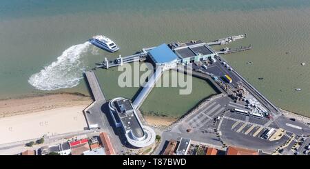 En France, en Vendée, la barre de Monts, Fromentine la gare maritime (vue aérienne) Banque D'Images