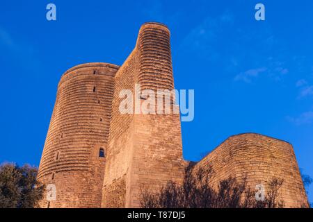 L'Azerbaïdjan, Bakou, Vieille Ville, Tour de la jeune fille, Dawn Banque D'Images