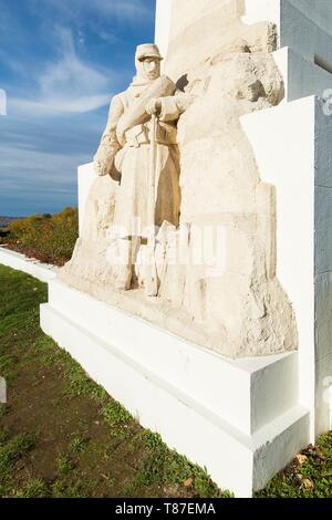 La France, la Meuse, la région d'Argonne, Vauquois, Butte de Vauquois répertorié comme l'un des plus important secteur de la Première Guerre mondiale dans la guerre des mines, la Butte de Vauquois Monument aux Morts construit en 1925 sur le même lieu où la mairie a disparu Banque D'Images