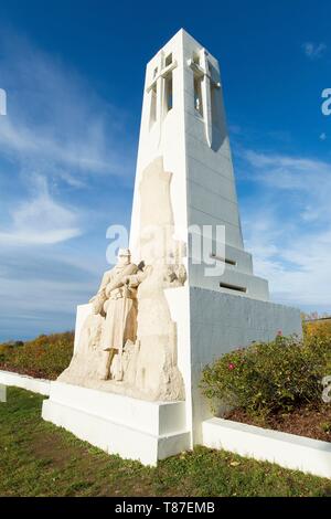 La France, la Meuse, la région d'Argonne, Vauquois, Butte de Vauquois répertorié comme l'un des plus important secteur de la Première Guerre mondiale dans la guerre des mines, la Butte de Vauquois Monument aux Morts construit en 1925 sur le même lieu où la mairie a disparu Banque D'Images