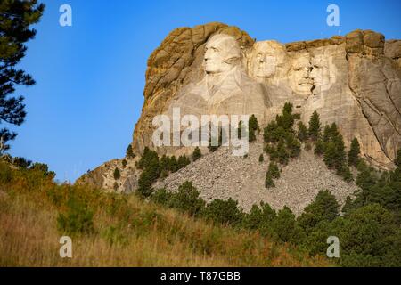 United States, Dakota du Sud, Black Hills, Mount Rushmore National Memorial, de gauche à droite, les anciens présidents George Washington, Thomas Jefferson, Theodore Roosevelt et Abraham Lincoln Banque D'Images