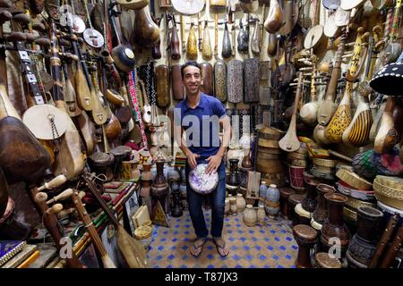 Le Maroc, Haut Atlas, Marrakech, ville impériale, médina classée au Patrimoine Mondial de l'UNESCO, Bob La Musique, rue Kennaria Banque D'Images